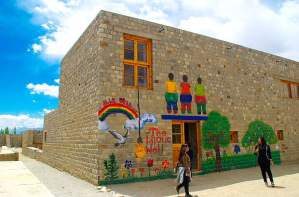 leh-rancho-school-wall